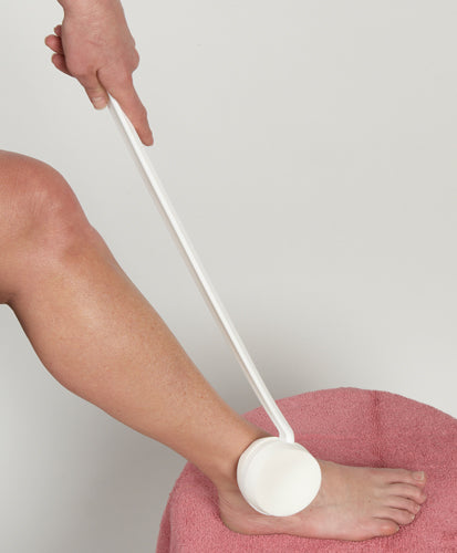 Swiveling Long-Handled Lotion Applicator for Easy and Comfortable Lotion Application